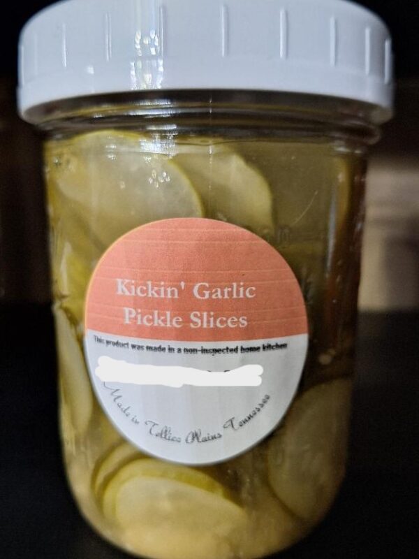 Kickin' Garlic Pickle Slices